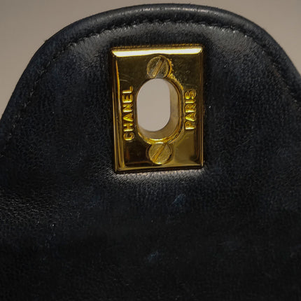 Chanel Classic Flap Vintage Medium Black Lambskin Leather 24k Gold Hardware 1986-1988