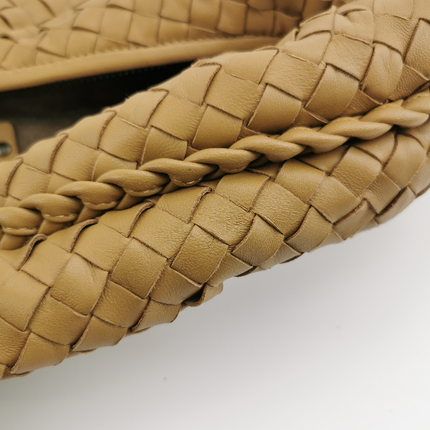 Sold Bottega Veneta Intrecciato Hobo Bag Medium Beige Lambskin leather