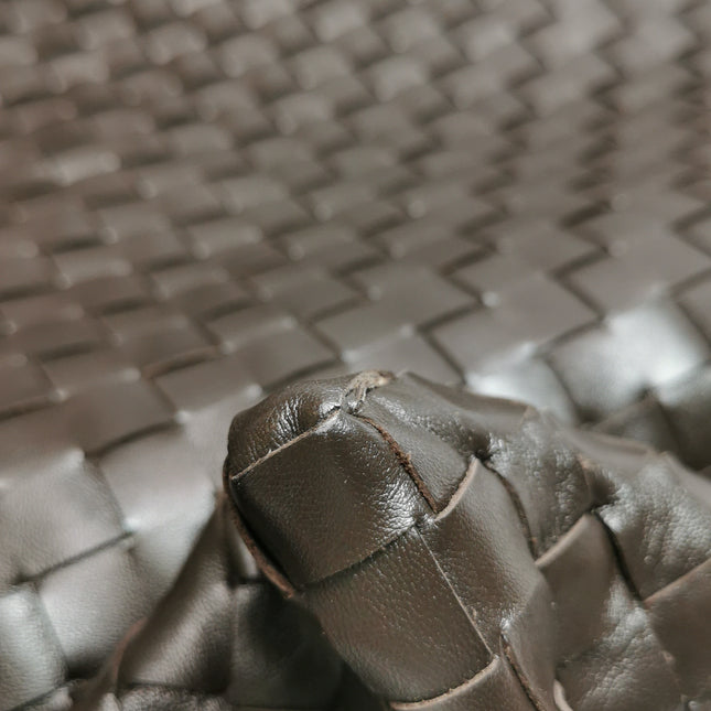 Bottega Veneta Hop Large Leather Fondant Chocolate Brown Hobo Bag