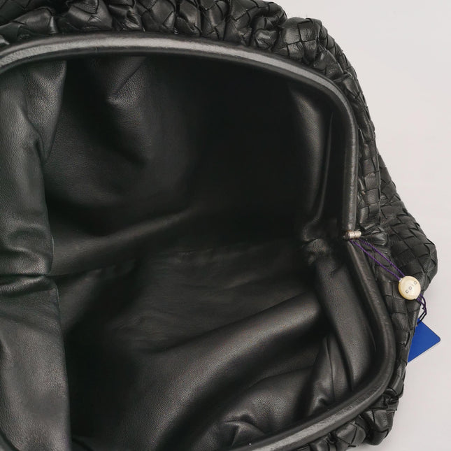 Bottega Veneta Pouch Large Intrecciato Black Calfskin Leather Clutch