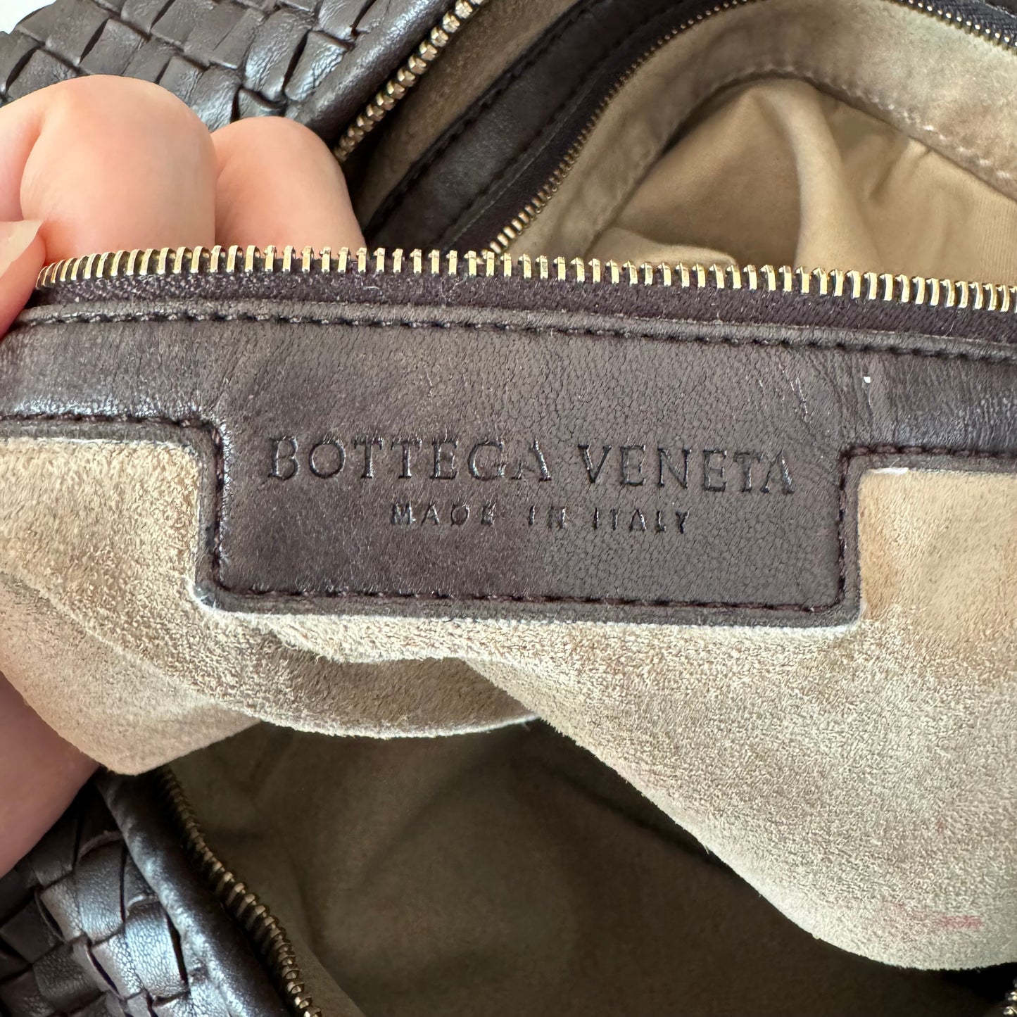 Bottega Veneta Intrecciato Hobo Bag Medium Dark Chocolate Brown Lambskin leather 47cm