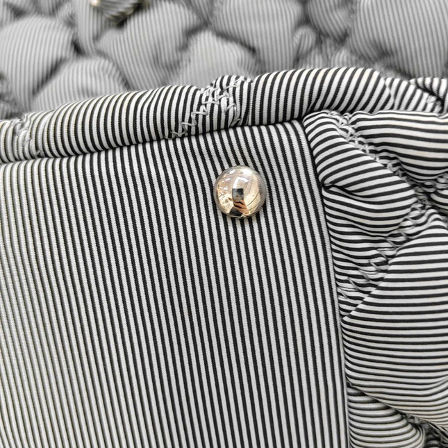 Sac à rabat matelassé à rayures Chanel Bubble Chain, cabas rouge/blanc