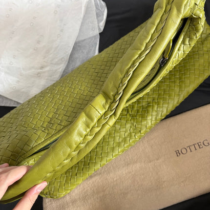 Bottega Veneta Veneta Hobo Maxi Avocado Green Intrecciato Leather Bag 50cm