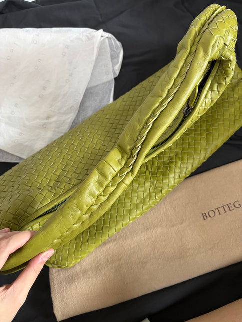 Bottega Veneta Veneta Hobo Maxi Avocado Green Intrecciato Leather Bag 50cm