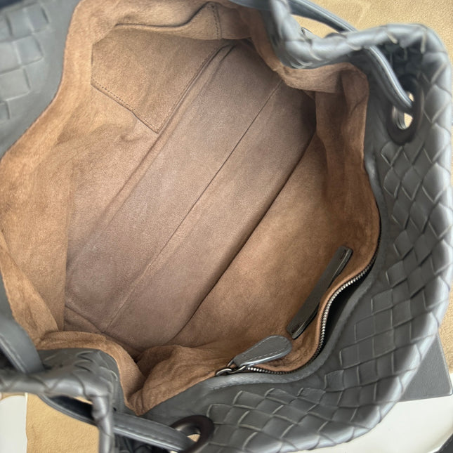 Sold Bottega Veneta Garda Shoulder Bag Intrecciato Nappa Leather Grey Small 25cm