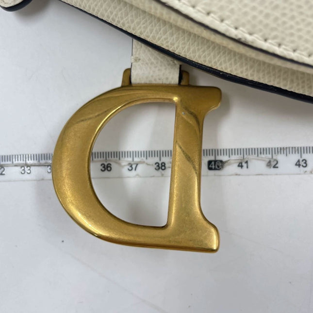 Dior Saddle Medium 2019 White Grained Leather Handbag