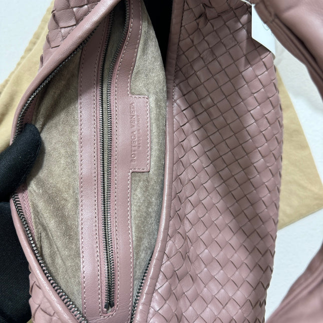 Sold Bottega Veneta Veneta Leather Hobo Large Nude Dirty Pink 47cm Never Worn