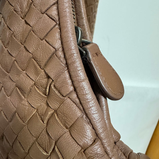 Bottega Veneta Intrecciato Hobo Bag Medium Brown Lambskin leather 40cm