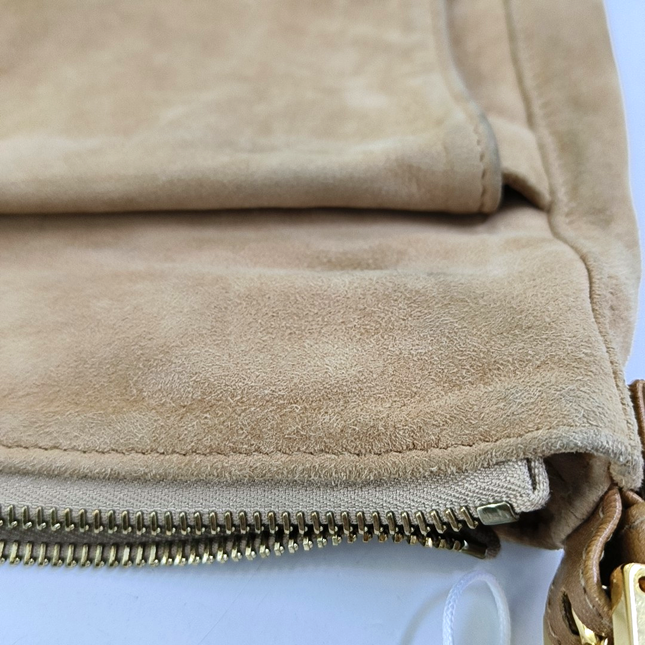 Fendi Mamma Baguette Large Brown Suede Leather Zipper Opening