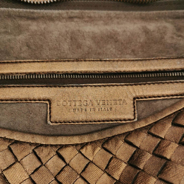 Sold Bottega Veneta Veneta Hobo Large Metallic Copper Leather 46cm