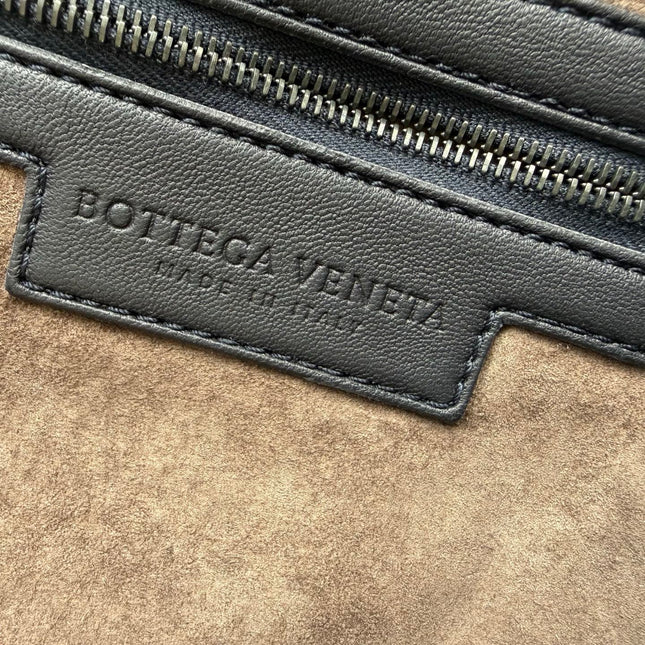 Bottega Veneta Maxi Convertible Tote Bag Hobo Black Leather Two-way Carry 50cm