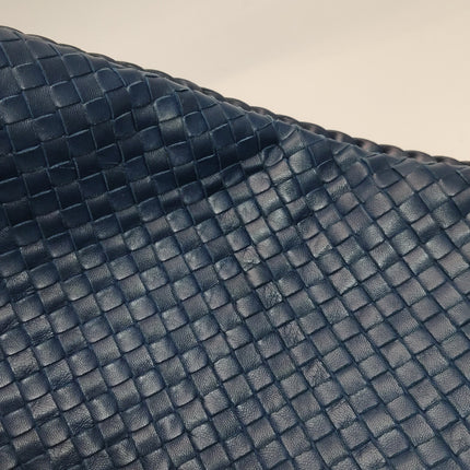 Bottega Veneta Veneta Hobo Maxi Navy Intrecciato Leather 51cm