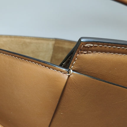 Bottega Veneta Arco Tote Bag Medium Tan Brown Leather 33