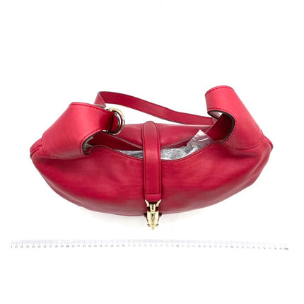 Sac Jackie Soft moyen en cuir rouge bordeaux avec fermoir piston doré Gucci