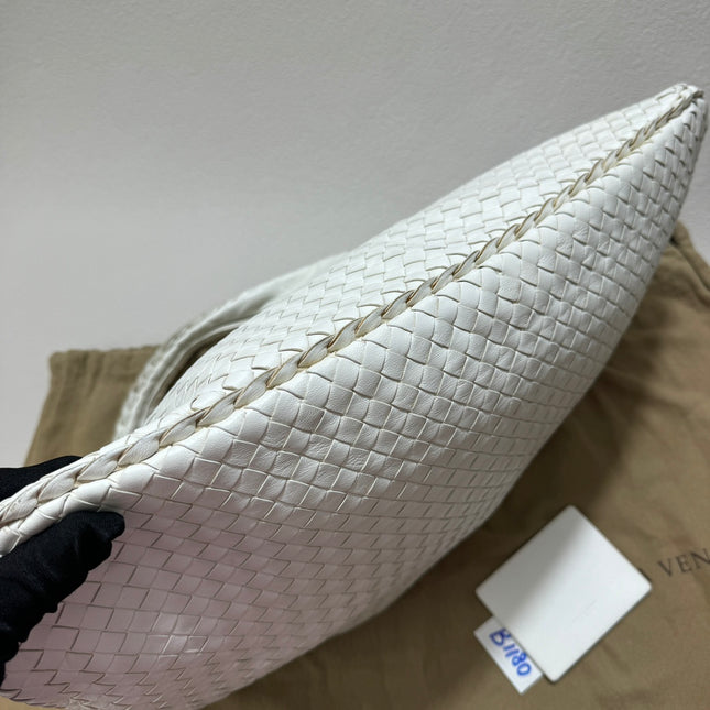 Sold Bottega Veneta Hobo Bag Large Leather Chalk White 51cm
