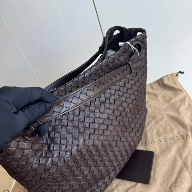 Sold Bottega Veneta Garda Shoulder Bag Intrecciato Nappa Leather Dark Chocolate Brown Large 33cm