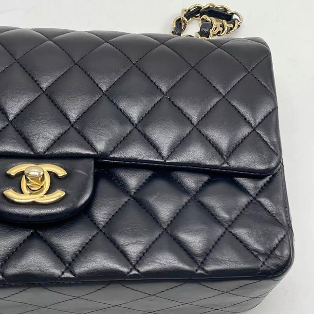 Chanel Classic Flap Medium 2015 Black Lambskin Leather Gold Hardware