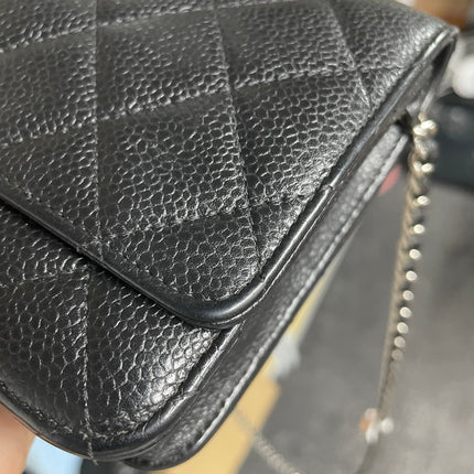 Chanel Wallet on Chain Classique rabat en cuir grainé noir, finition argentée
