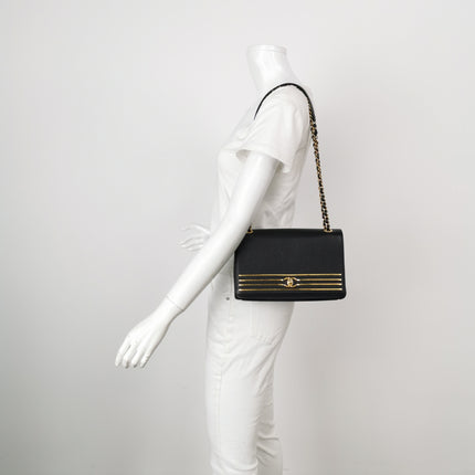 Sac à rabat Chanel Captain Gold petit, en cuir caviar noir