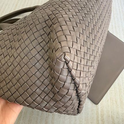 Bottega Veneta Cabat Large Intreccio Leather Tote Bag Grey 40-43cm