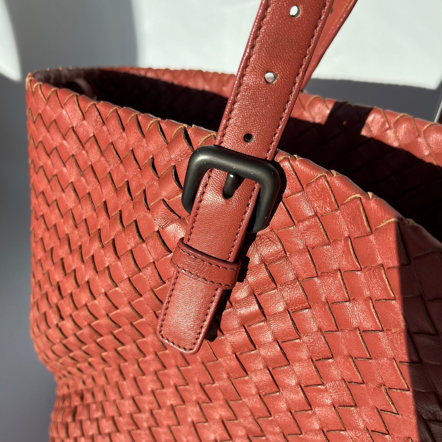 Bottega Veneta Cesta Tote Nappa Intrecciato Leather Brick Red 37cm