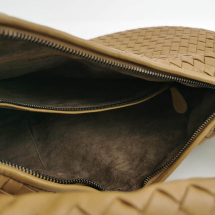 Sold Bottega Veneta Intrecciato Hobo Bag Medium Beige Lambskin leather