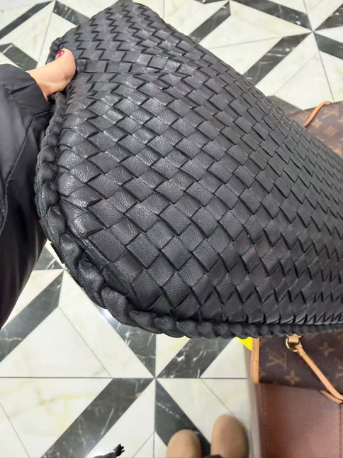 Bottega Veneta Veneta Intrecciato Hobo Bag Large Black Leather 47cm