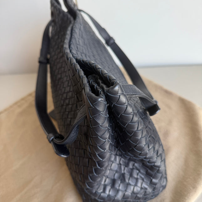 Bottega Veneta Garda Shoulder Bag Intrecciato Nappa Leather Black Large 33cm