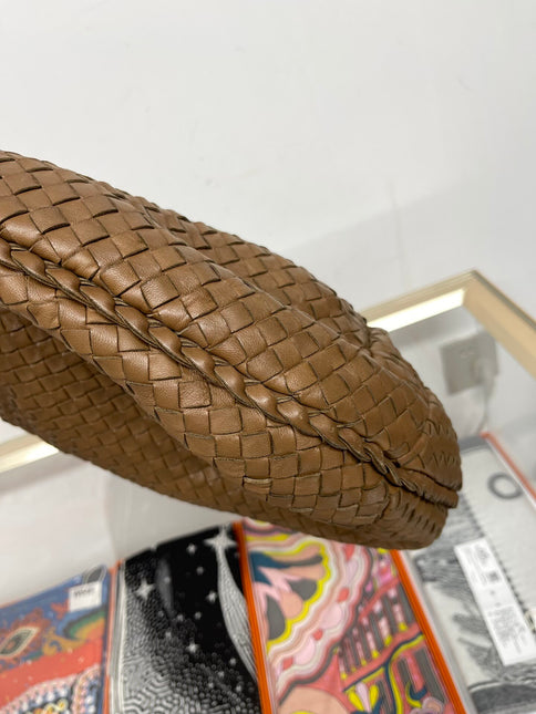 Bottega Veneta Belly Hobo Milk Chocolate Brown Maxi 50cm Intrecciato Leather