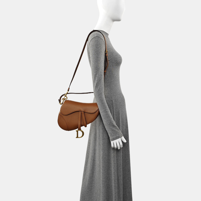 Dior Saddle 2022 Medium Tan Brown Grained Calfskin Leather Bag with Strap