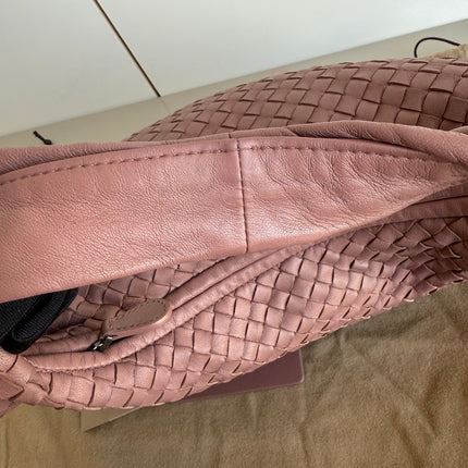 Bottega Veneta Veneta Leather Hobo Small Nude Dirty Pink 40cm