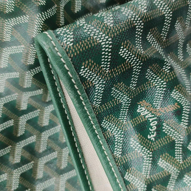 Sold Goyard Saint Louis Tote 2015 PM Medium Green