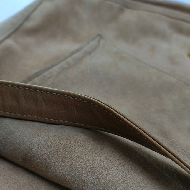 Fendi Mamma Baguette Large Brown Suede Leather Zipper Opening