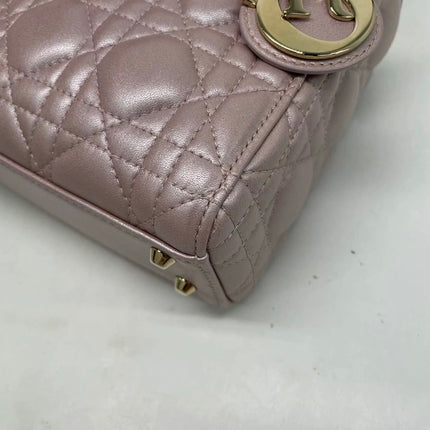 Lady Dior Mini 2019 Cuir d'agneau rose nacré avec chaîne dorée