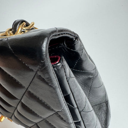 Chanel Classic Flap Jumbo Black Lambskin Leather Single Flap Gold Hardware 2009-2010