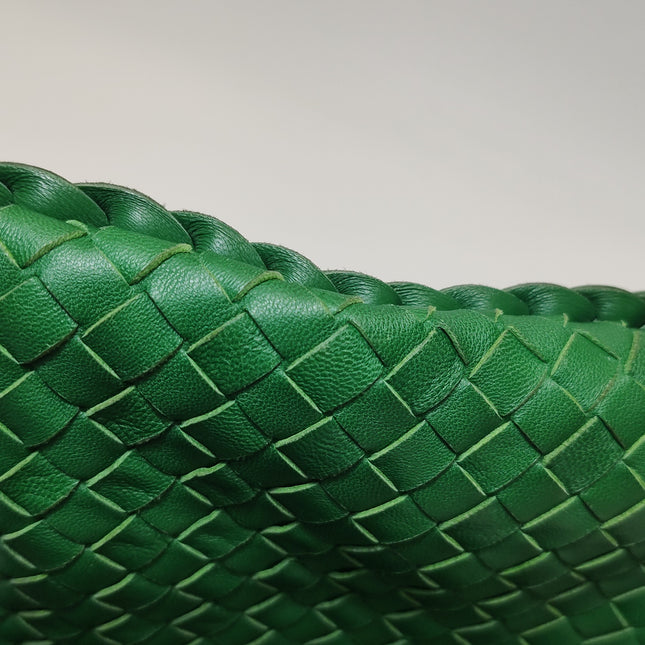 Bottega Veneta Veneta Hobo Green Intrecciato Leather Medium 40cm