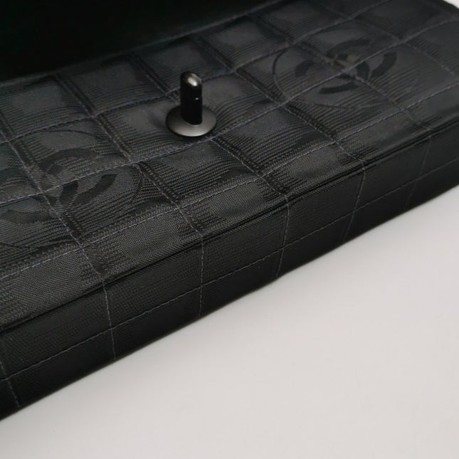 Chanel East West Chocolate Bar Black Leather Silver Hardware, 2000-2002