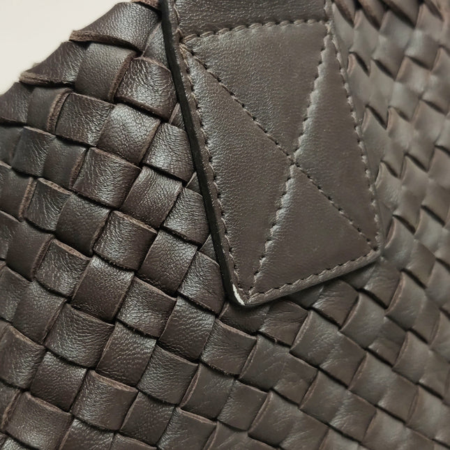Bottega Veneta Cabat Tote Intreccio Leather Milk Chocolate Brown 40cm