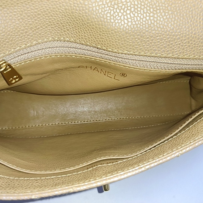 Chanel Vintage Beige Caviar Leather Shoulder Bag Gold Hardware