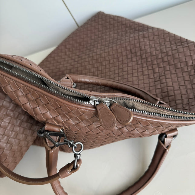Bottega Veneta Maxi Convertible Tote Bag Hobo Chocolate Brown Leather Two-way Carry 50cm