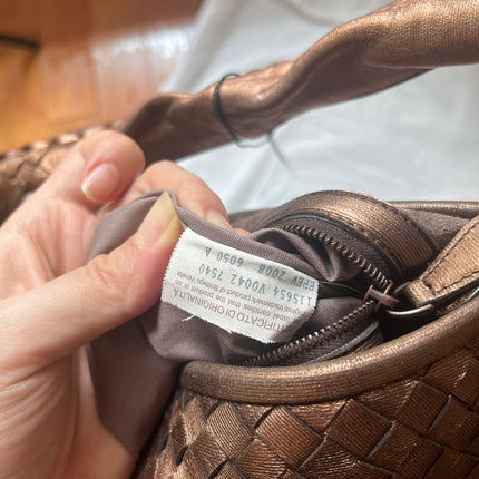 Sold Bottega Veneta Veneta Hobo Large Metallic Copper Leather 46cm