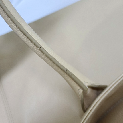 Chanel Cerf Executive Medium Beige Leather Handbag with Strap 35cm