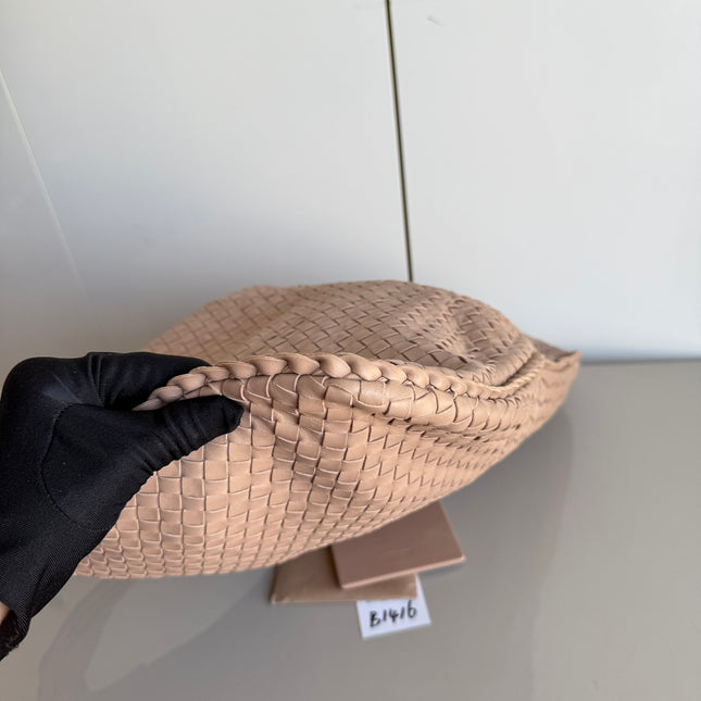 Bottega Veneta Veneta Hobo Maxi Almond Beige Intrecciato Leather Bag 51cm