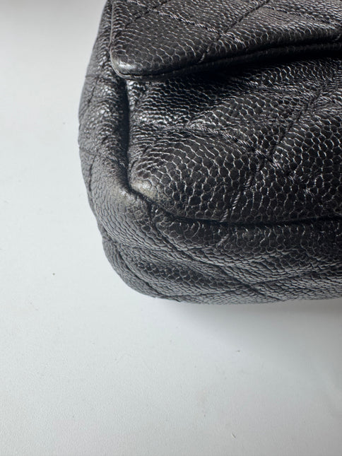 Sac bandoulière Chanel Easy Flap Jumbo en cuir caviar noir avec finition argentée