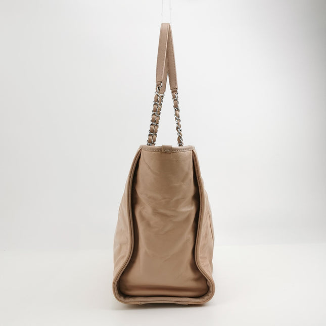 Chanel Deauville Tote Medium Pink Leather Leather Chain Straps