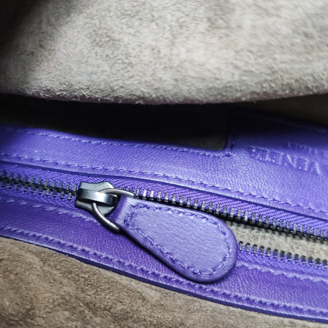 Sold Bottega Veneta Veneta Hobo Medium Purple Intrecciato Leather Bag