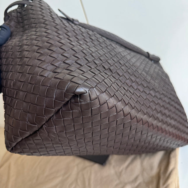 Sold Bottega Veneta Garda Shoulder Bag Intrecciato Nappa Leather Dark Chocolate Brown Large 33cm