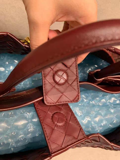 Bottega Veneta Andiamo Large Burgundy Handbag