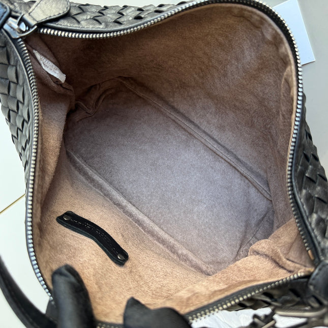 Sold Bottega Veneta Sloane Shoulder Bag Black Small 25cm