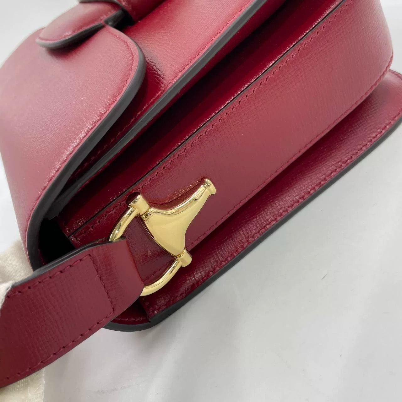 Gucci 1955 Horsebit Leather Shoulder Bag Red Small Never Worn